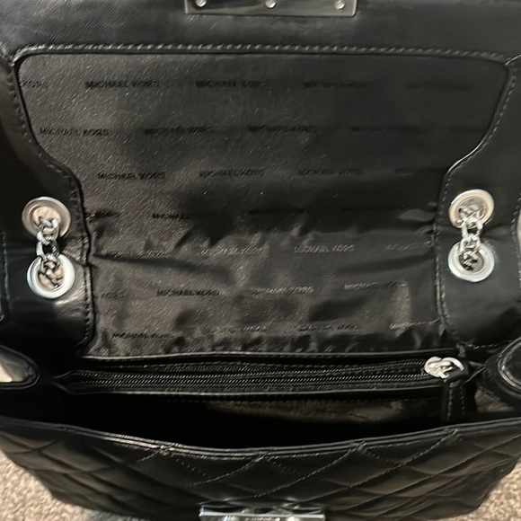 MICHAEL KORS Large Quilted Shoulder Bag - Picture 3 of 5